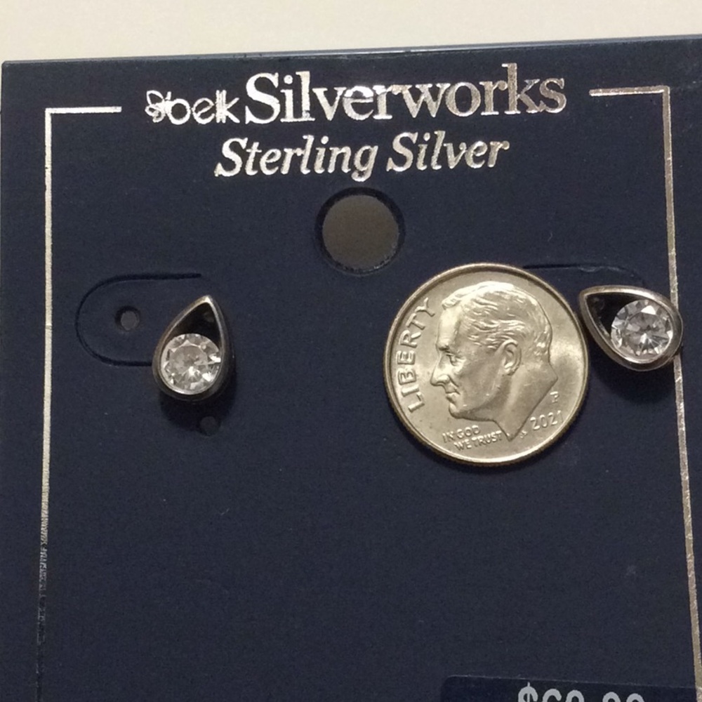 Silver Earrings - Picture 2 of 4